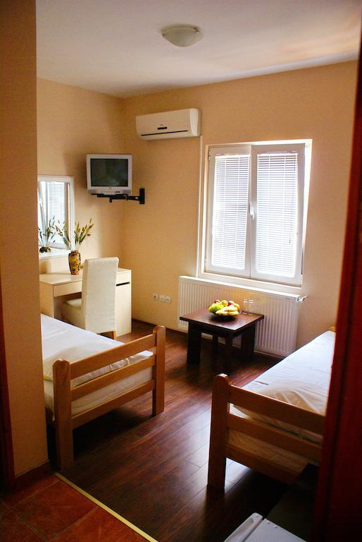 Guest House Villa Mir Kragujevac Luaran gambar
